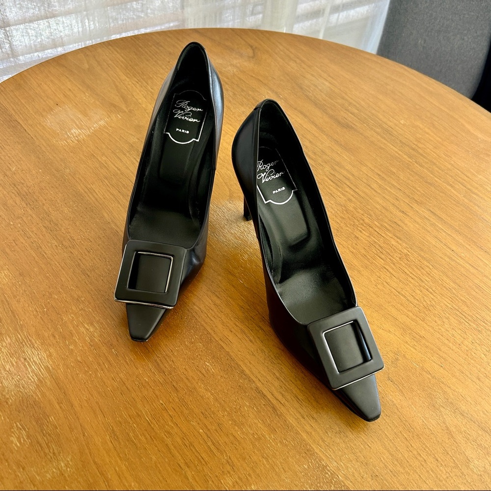 Roger Vivier Paris Trompette heels. 38.5